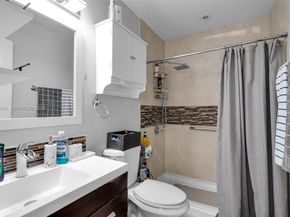 1210 N 71st Ave, Hollywood FL 33024