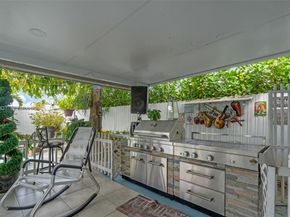 1210 N 71st Ave, Hollywood FL 33024