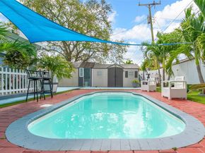 1210 N 71st Ave, Hollywood FL 33024