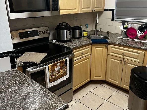 210 Fontainebleau Blvd 413, Miami FL 33172