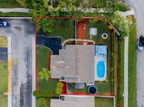 13950 Oaklawn Pl, Davie FL 33325