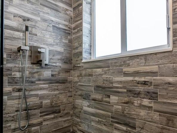 13950 Oaklawn Pl, Davie FL 33325