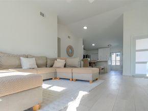 13950 Oaklawn Pl, Davie FL 33325