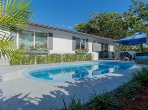 13950 Oaklawn Pl, Davie FL 33325