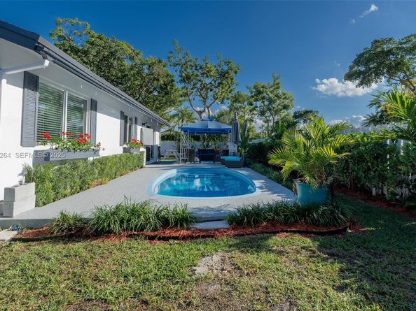 13950 Oaklawn Pl, Davie FL 33325