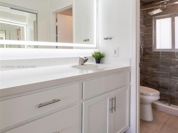 13950 Oaklawn Pl, Davie FL 33325