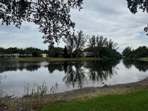 3690 Inverrary Dr 1T, Lauderhill FL 33319