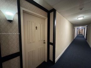 3690 Inverrary Dr 1T, Lauderhill FL 33319