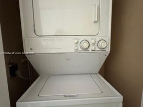 3690 Inverrary Dr 1T, Lauderhill FL 33319