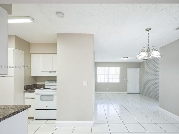 2141 NW 61st Ave, Sunrise FL 33313