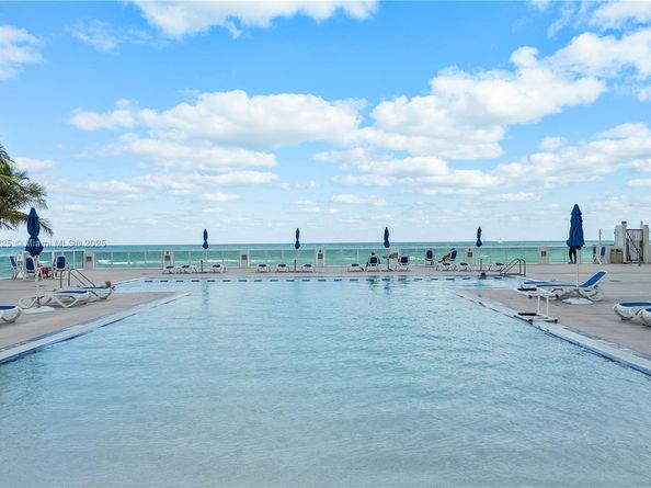 2751 S Ocean Dr 504S, Hollywood FL 33019