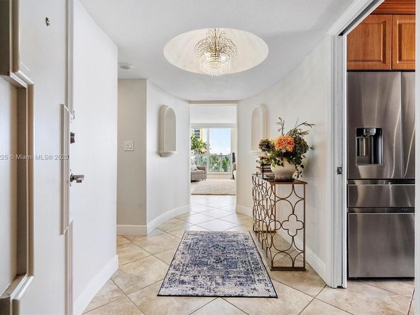 2751 S Ocean Dr 504S, Hollywood FL 33019