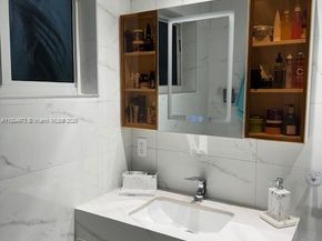 8501 E Dixie Hwy, Miami FL 33138