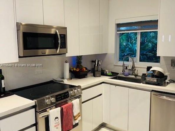 8501 E Dixie Hwy, Miami FL 33138