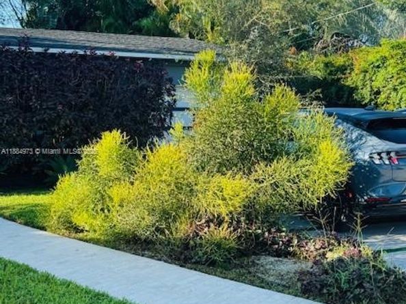 8501 E Dixie Hwy, Miami FL 33138