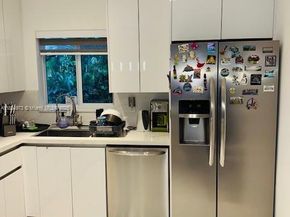 8501 E Dixie Hwy, Miami FL 33138