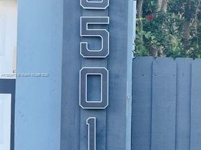 8501 E Dixie Hwy, Miami FL 33138