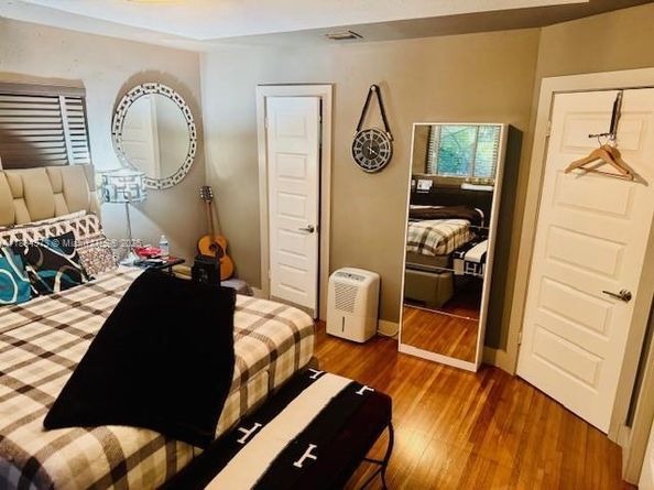 8501 E Dixie Hwy, Miami FL 33138