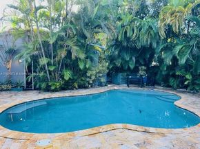 8501 E Dixie Hwy, Miami FL 33138