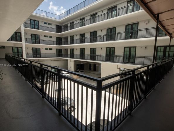 4100 SW 64th Ave 208, Davie FL 33314