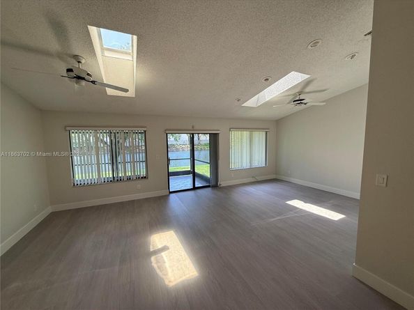 7808 NW 60th St, Tamarac FL 33321