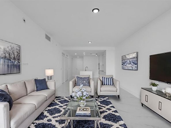 700 NE 24th 4502, Miami FL 33137