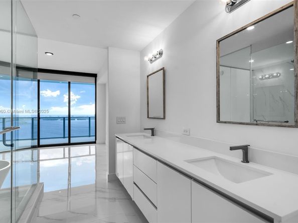 700 NE 24th 4502, Miami FL 33137