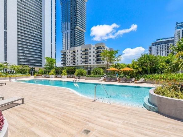 700 NE 24th 4502, Miami FL 33137