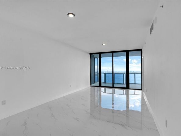 700 NE 24th 4502, Miami FL 33137