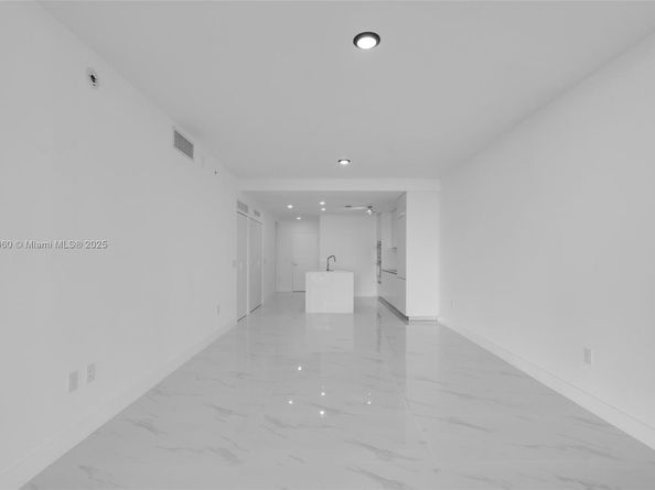 700 NE 24th 4502, Miami FL 33137