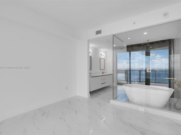 700 NE 24th 4502, Miami FL 33137