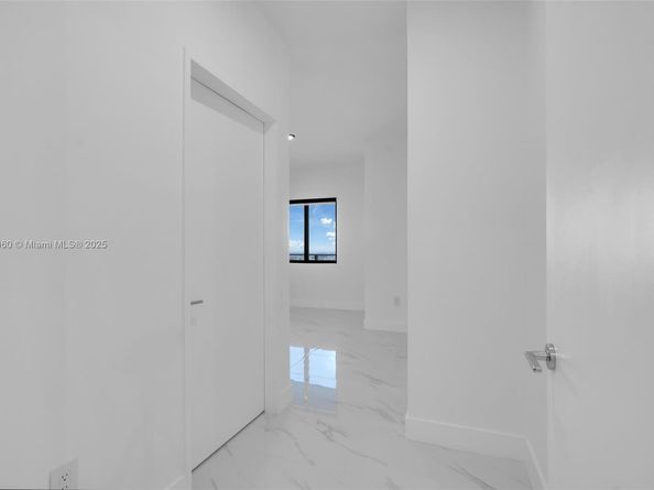 700 NE 24th 4502, Miami FL 33137