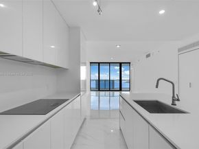 700 NE 24th 4502, Miami FL 33137