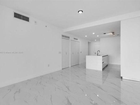 700 NE 24th 4502, Miami FL 33137