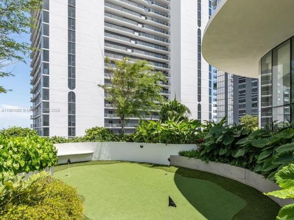 700 NE 24th 4502, Miami FL 33137