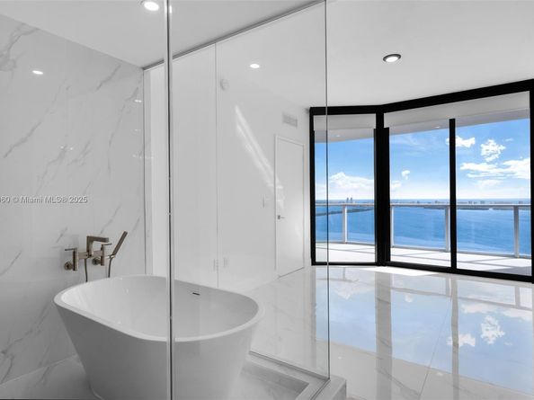 700 NE 24th 4502, Miami FL 33137