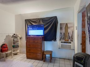 2515 SW 7th St, Miami FL 33135