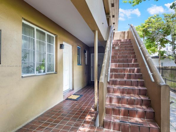 2515 SW 7th St, Miami FL 33135