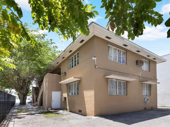 2515 SW 7th St, Miami FL 33135