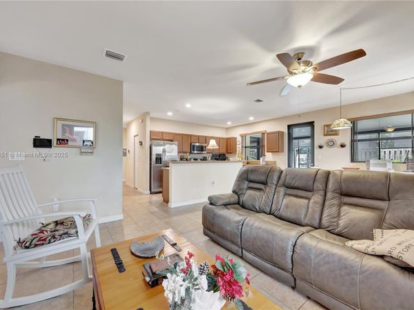 132 SE 36th Ave, Homestead FL 33033
