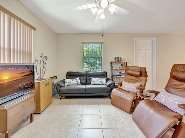 132 SE 36th Ave, Homestead FL 33033