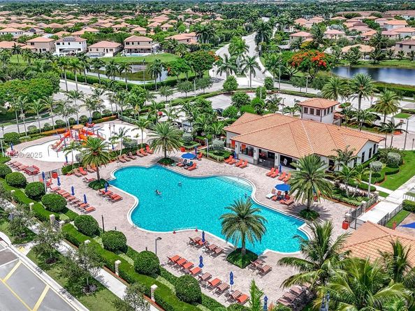 132 SE 36th Ave, Homestead FL 33033