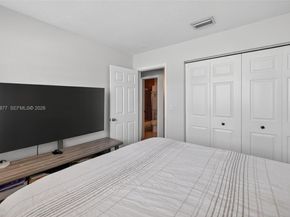 2715 NE 49th St 309, Fort Lauderdale FL 33308