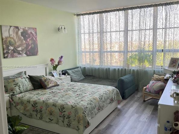 600 Three Islands Blvd 504, Hallandale Beach FL 33009