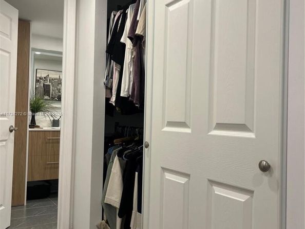 600 Three Islands Blvd 504, Hallandale Beach FL 33009