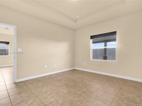 2401 NE 4th St, Homestead FL 33033