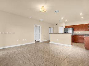 2401 NE 4th St, Homestead FL 33033