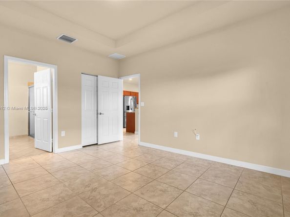2401 NE 4th St, Homestead FL 33033