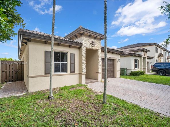 2401 NE 4th St, Homestead FL 33033