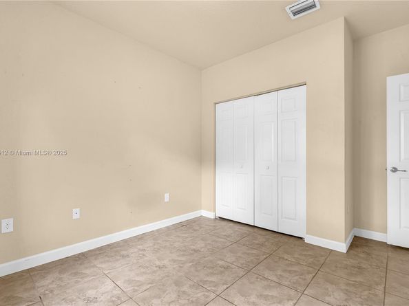 2401 NE 4th St, Homestead FL 33033